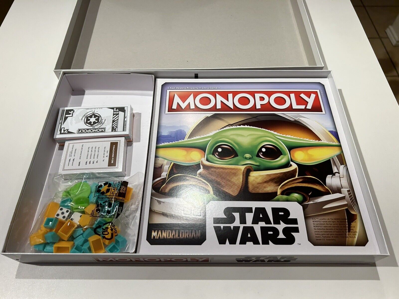 STAR WARS Jogo Monopoly The Mandalorian, Jogo de Tabuleiro - The Child  (Baby Yoda) - F2013 - Hasbro, Multicor