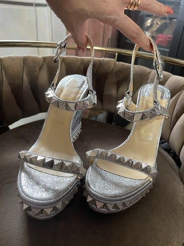 Neu im Karton Christian Louboutin Pyraclou Glitzer Espadrille Keilabsatz Sandale Silber 40EU /10 - Bild 1 von 11