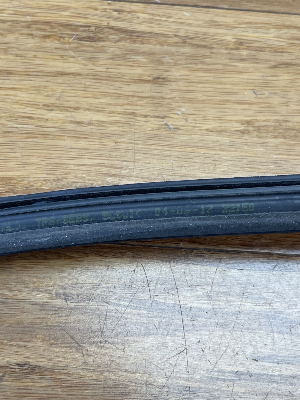 2017-2023 Rolls Royce Dawn RR6 Front Left Door Joint Weather Strip Seal OEM