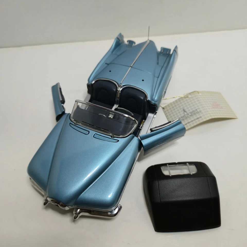 1951 Buick LaSabre Show Car Convertible 1:24 scale Diecast from Franklin Mint - Image 4 of 4