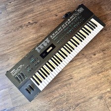 Yamaha DX7S 61-Key Digital FM Synthesizer Keyboard 6-Operator 32 Algorithms