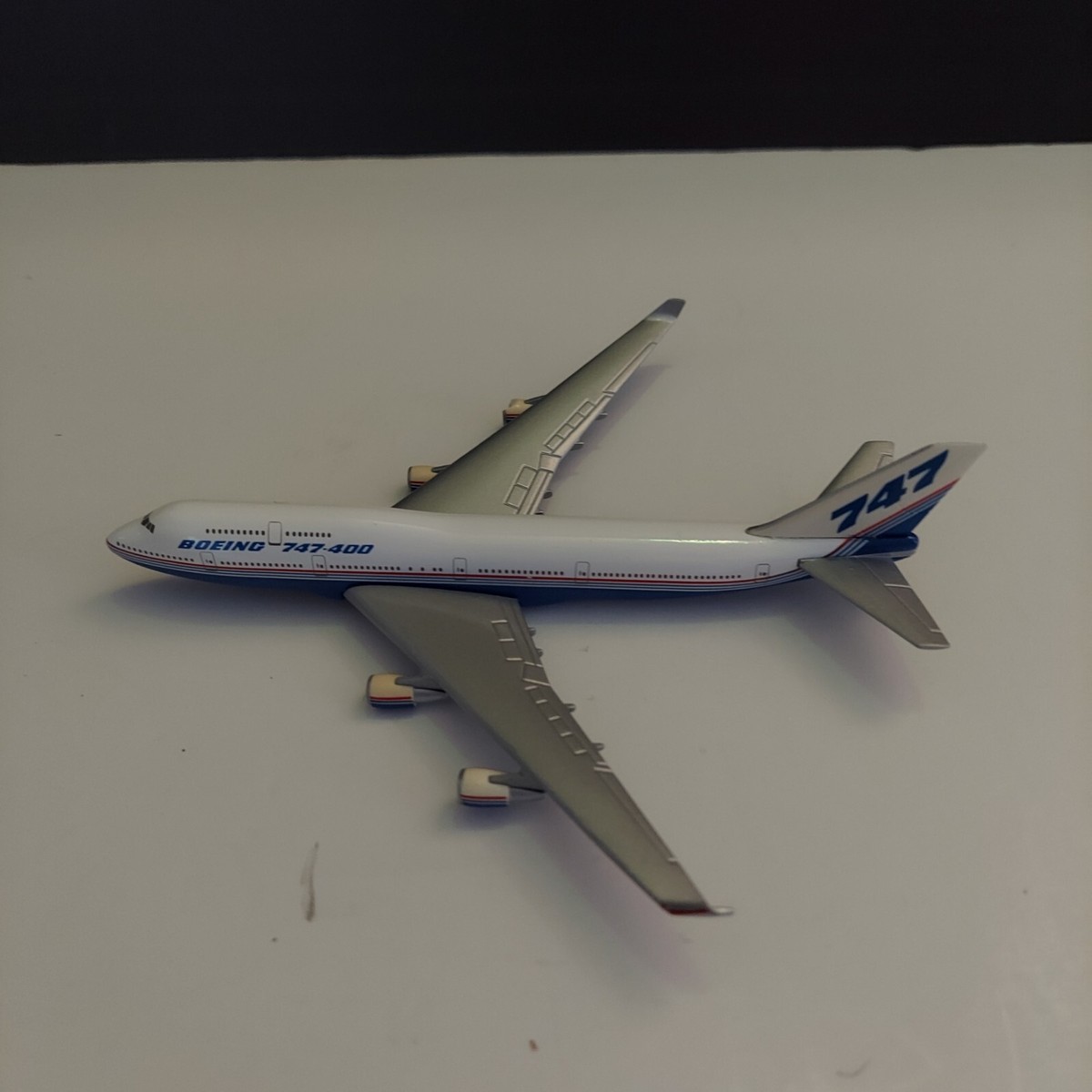 Boeing 747-400 Herpa Wings Diecast - (mini scale) 5.5