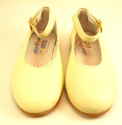 DE OSU - Spain - Girls Lemon Yellow Leather Dress Shoes -European - Sizes 13-3 - Picture 4 of 5