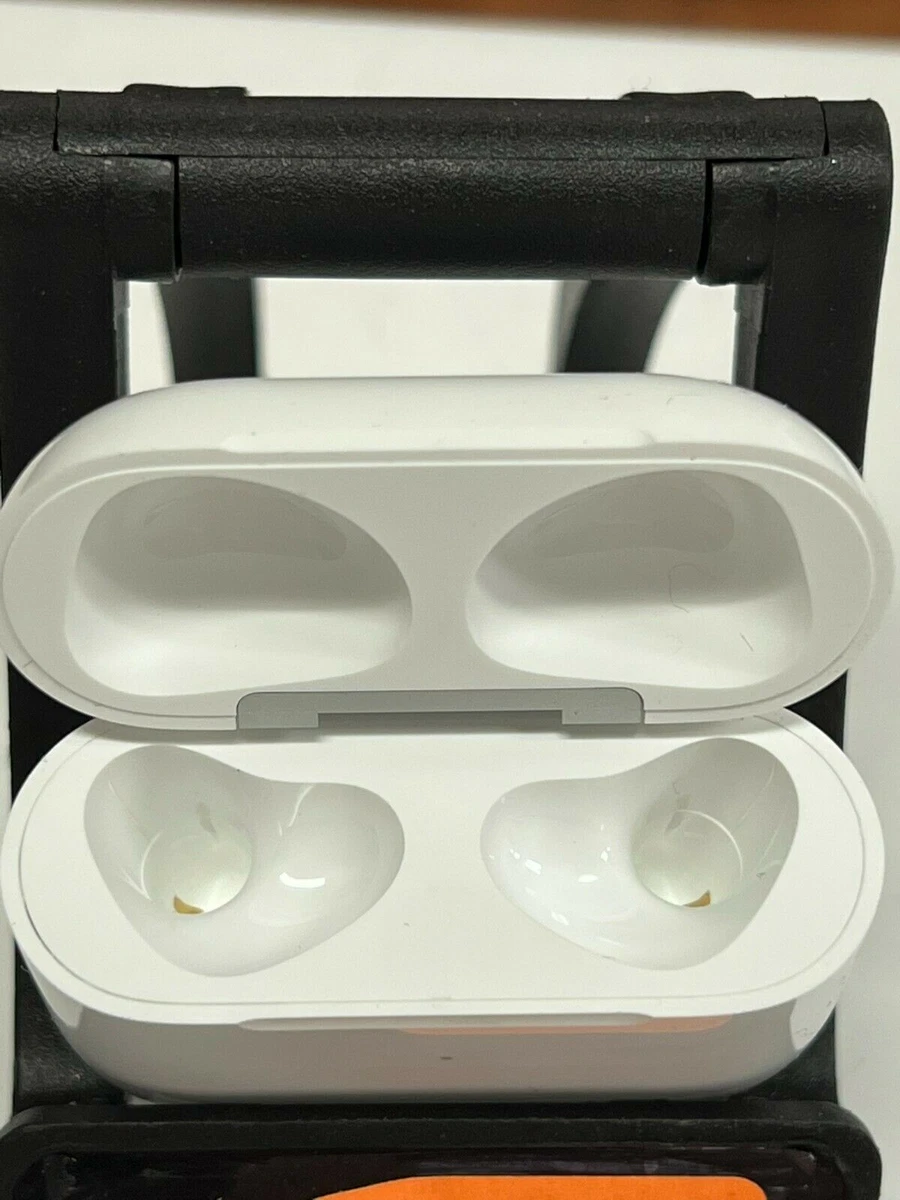(75) Apple Airpods 3RD GENERATION CHARGING CASE ONLY (A2566