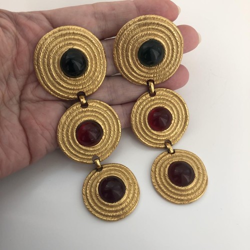 Orecchini lunghi Les Bernard clip su vetro cabochon tono oro etrusco vintage passerella - Foto 3 di 5