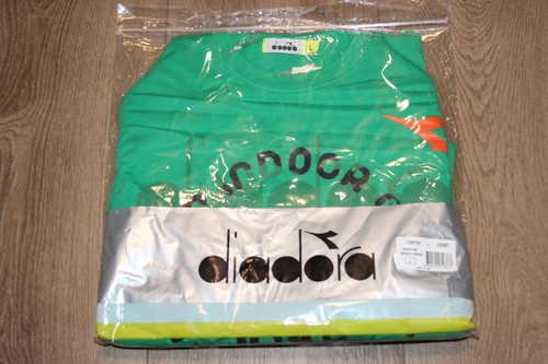 Diadora World Indoor Games 1948 Short Sleeve T-Shirt in Bright Green size LARGE - Picture 6 of 6