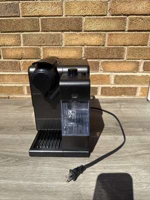 Delonghi Nespresso EN550BK Lattissima Touch Espresso Machine