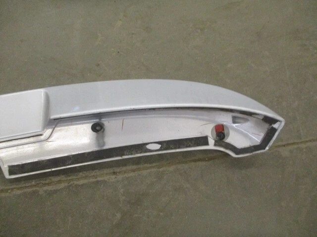 Alerón trasero Nissan Versa OEM LKQ Foto 3 de 4