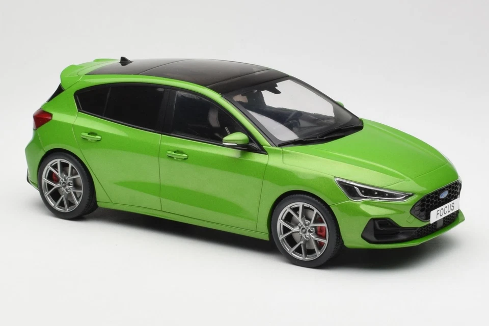 MCG18452 Ford Focus ST Green MCG 1/18 - Immagine 4 di 4