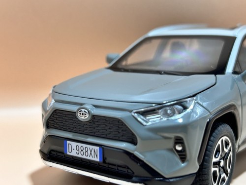 Modellino auto in lega 1:32 Toyota RAV4 SUV metallo pressofuso auto giocattolo fuoristrada ~ grigio - Foto 13 di 20