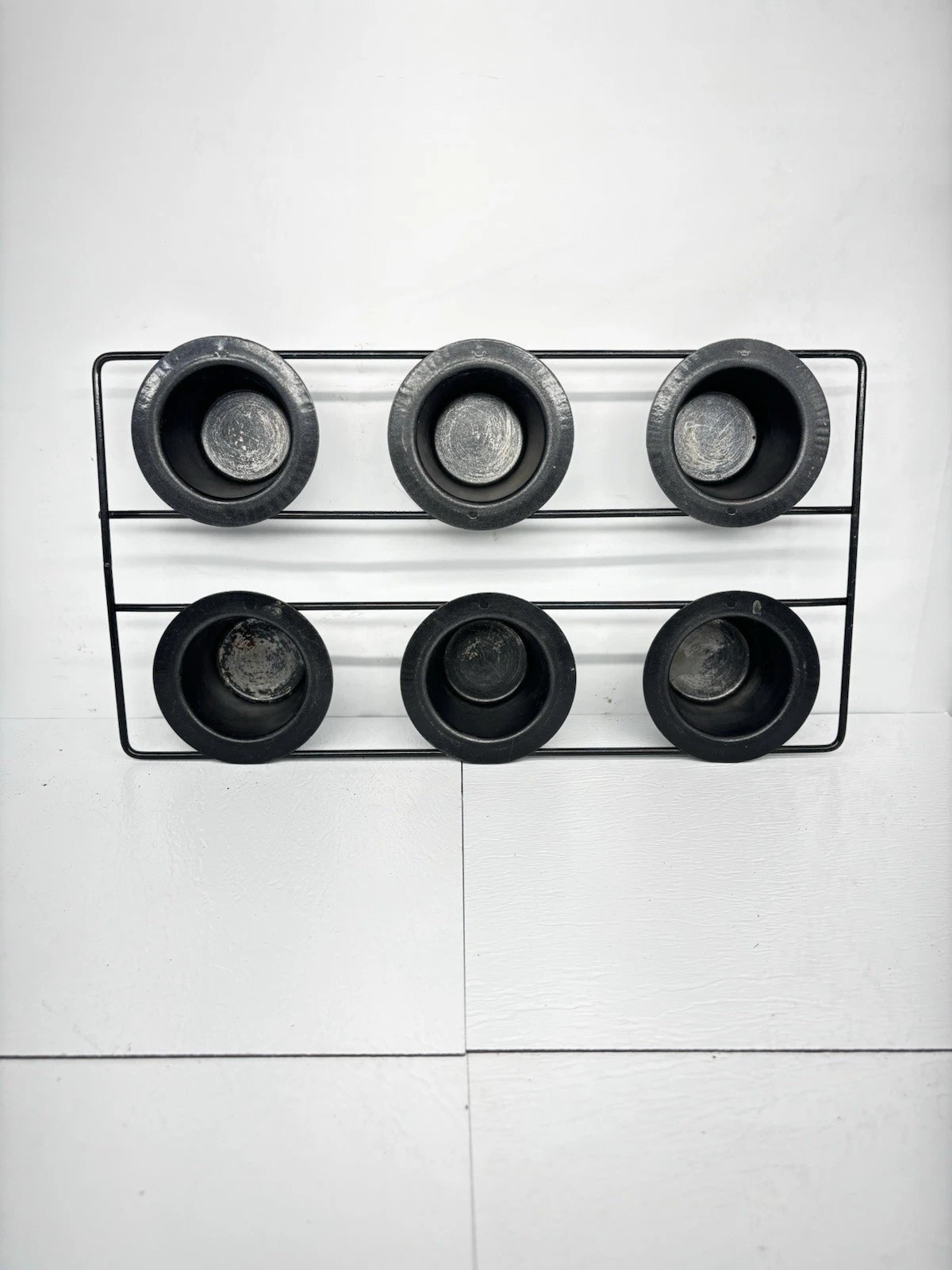 Vintage 6 Cup Popover Pan Heavy Duty Black Metal Wire Frame Jumbo Muffin Tin
Opens in a new window o