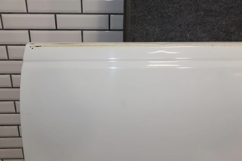 88-98 Chevy C/K Truck GMT400 OEM Tailgate (White Respray) Rust Free - Изображение 2 из 4