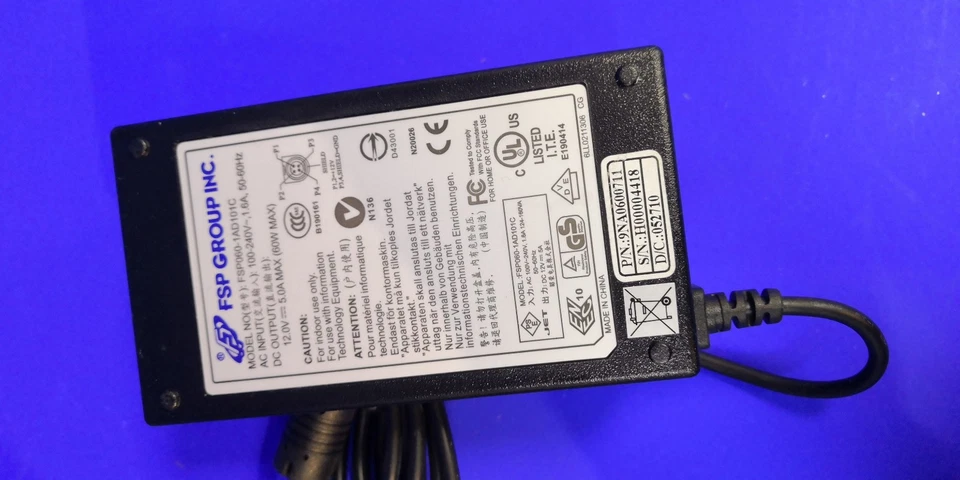 Original FSP FSP060-1AD101C Netzteil Ladegerät 12V 5A mit 4Pin LCD Monitor NEU - Bild 4 von 4