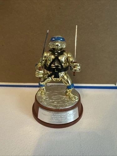 Vintage TMNT Action Figure Leonardo 5th Anniversary Collectible Trophy Toy