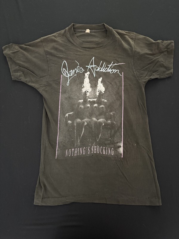 Vintage 80s 90s Jane's Addiction Nothings Shocking Med T-shirt Fruit of the Loom