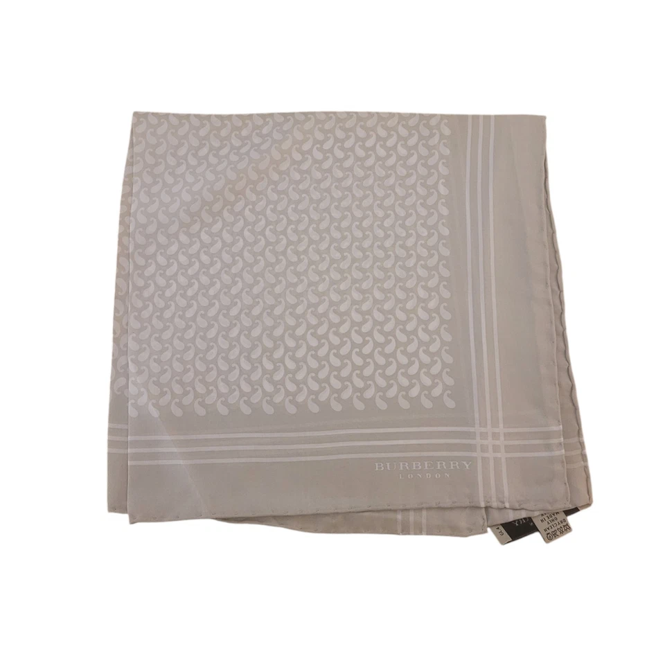 Burberry Beige Sólido Mini Paisley y Borde Seda Bolsillo Cuadrado/Bolso Dije Foto 4 de 4