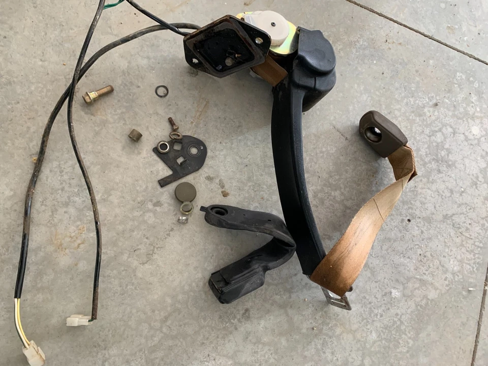 1973 TOYOTA CELICA CINTO DE SEGURANÇA DIANTEIRO DIREITO PASSAGEIRO - Imagem 3 de 3