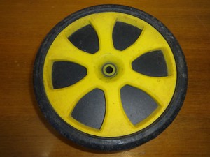 Rad ca. 135 mm für Wolf  E 3800 Rasenmäher und andere mit 7 mm Achse