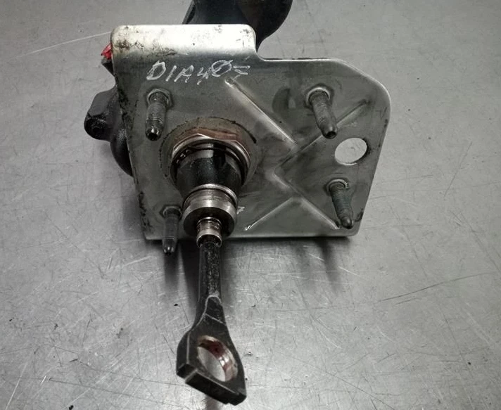 2011 Chevrolet Silverado 2500 3500 Power Brake Booster - Image 2 of 2