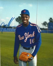  New York  Mets Doc Gooden autographed  8x10 color posed great  rookie photo