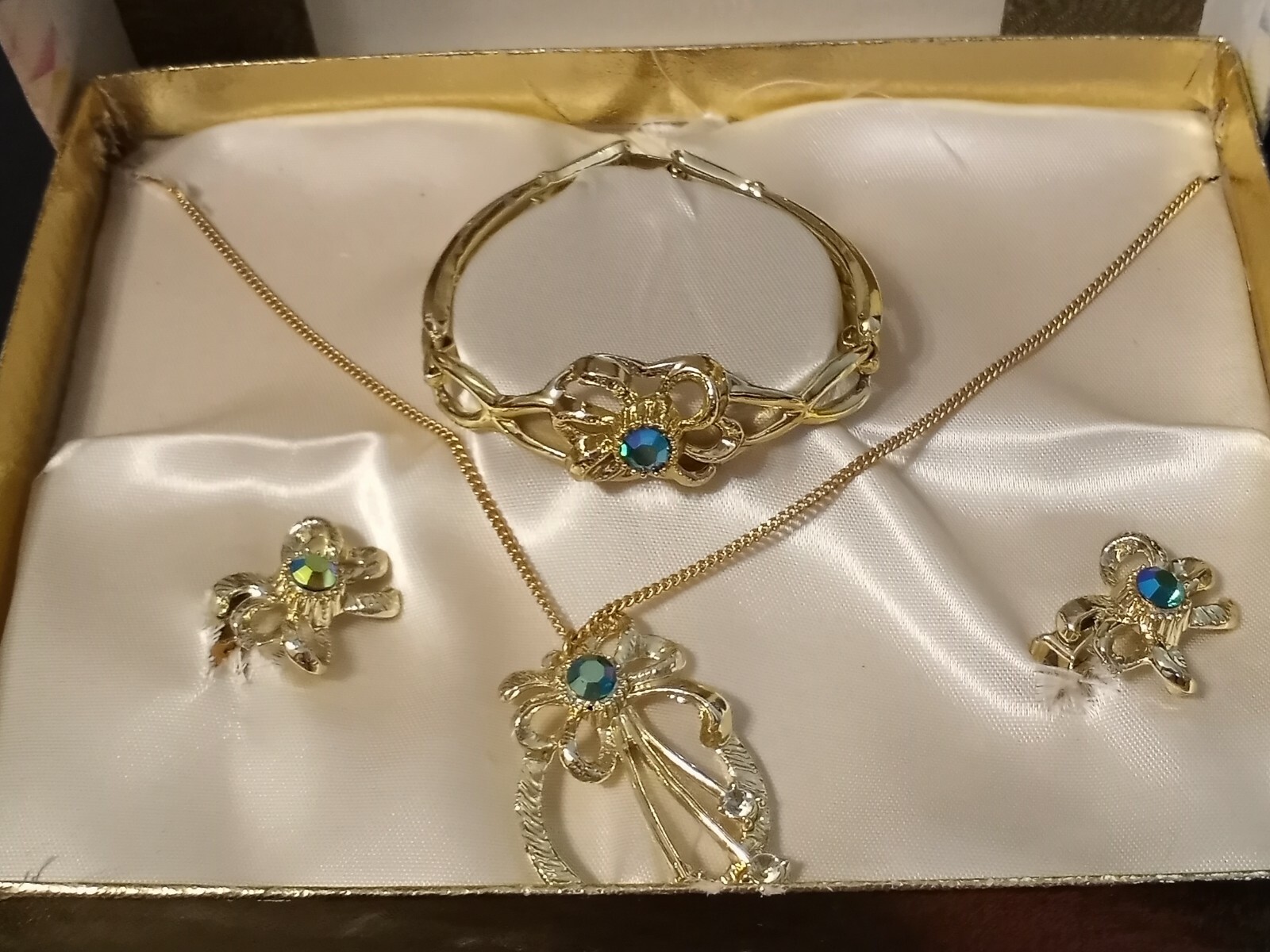 1950s Jewles By Lynette Desined By Richard Gem