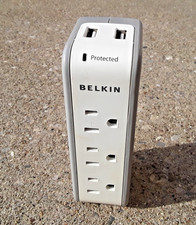 Belkin Surge Protector Mini Wall Mount 3 AC Multi Outlets  2 USB Charger Ports