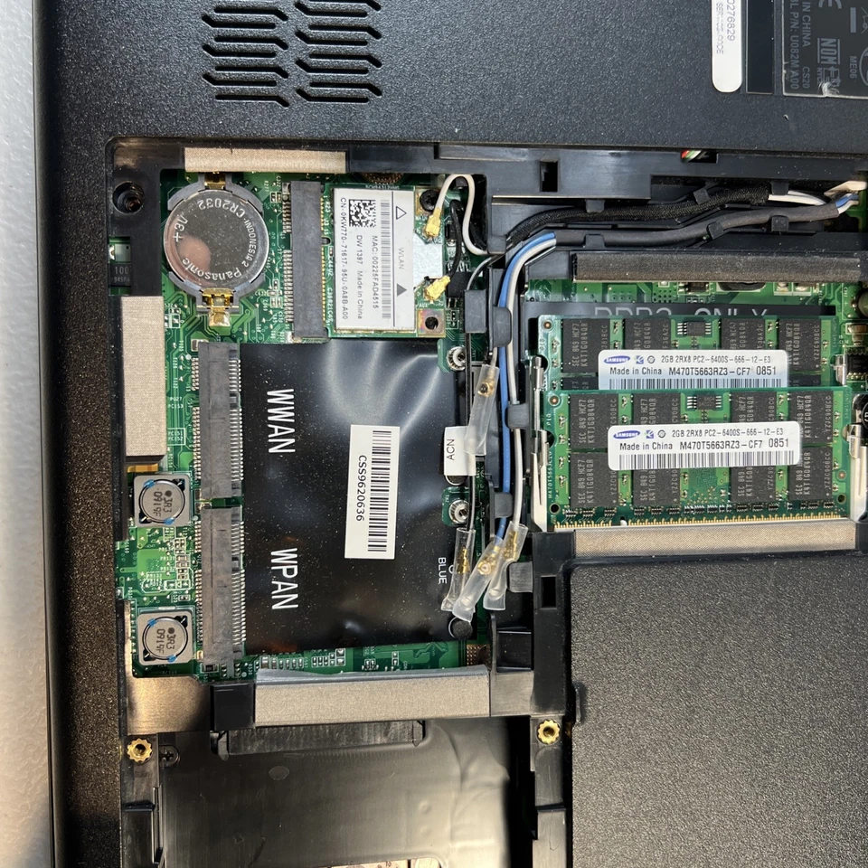 Laptop Dell Studio 1555 Pentium T4300 4 GB sin HD SOLO REPUESTOS Foto 4 de 4