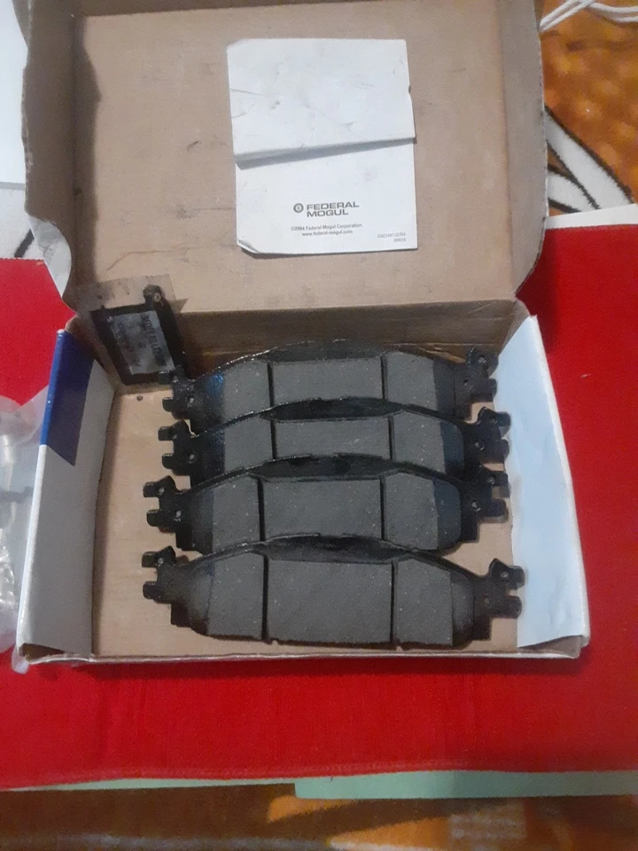 Pastillas de freno de disco delanteras de cerámica QuickStop para Ford Explorer 11-18 Wagner ZD1508 Foto 2 de 4