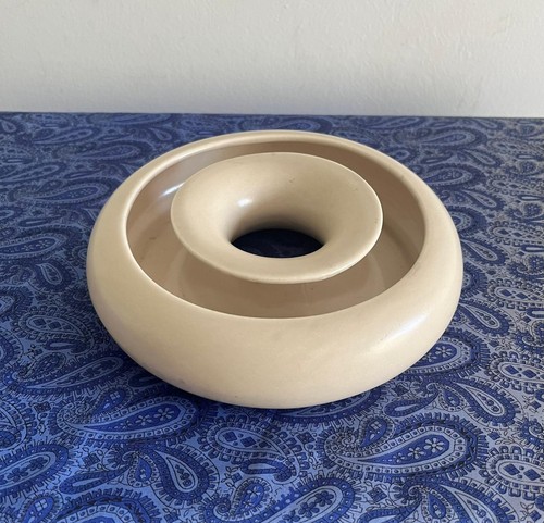 EINE UNGEWÖHNLICHE CLARICE CLIFF ART DECO runde cremefarbene Keramik STOSSIGE SCHALE/VASE