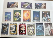 Korea - 14 Space Stamps And 2 Space Souvenir Sheets In Folder - CTOs