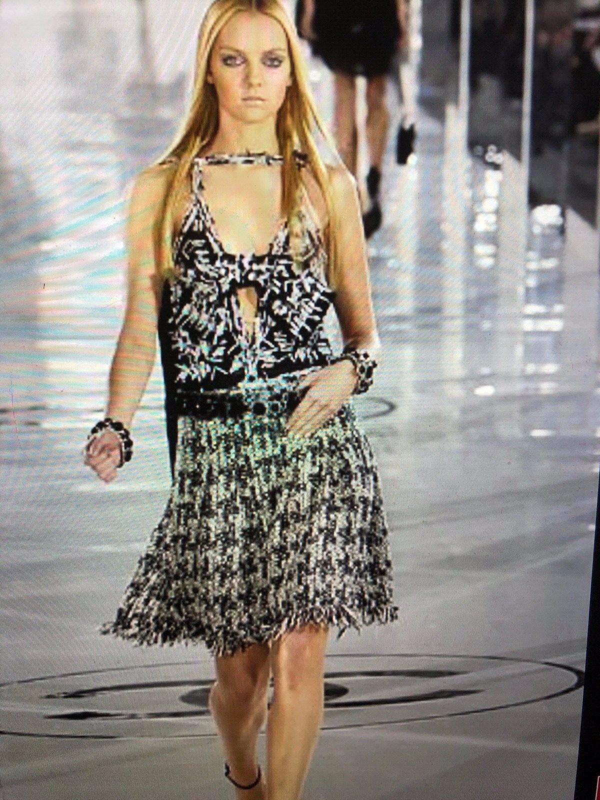 CHANEL VINTAGE 05P TWEED LEATHER BLACK ECRU VEST SKIRT SET CC BUTTONS 40-38 $7K image 2
