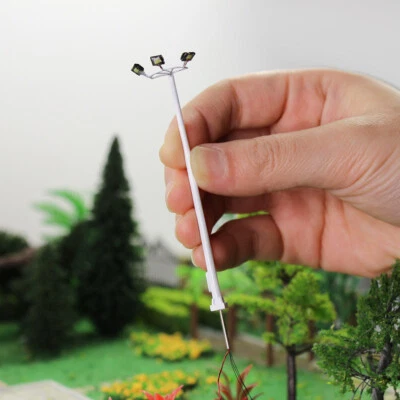 EVEMODEL 5pcs N Scale Plaza Lamppost 1:160 Playground Street Lights 3-lights 8cm Model