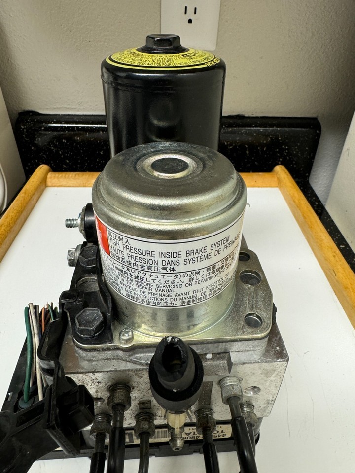 20062009 LEXUS RX400H TOYOTA HIGHLANDER ABS BRAKE PUMP MODULE 44510