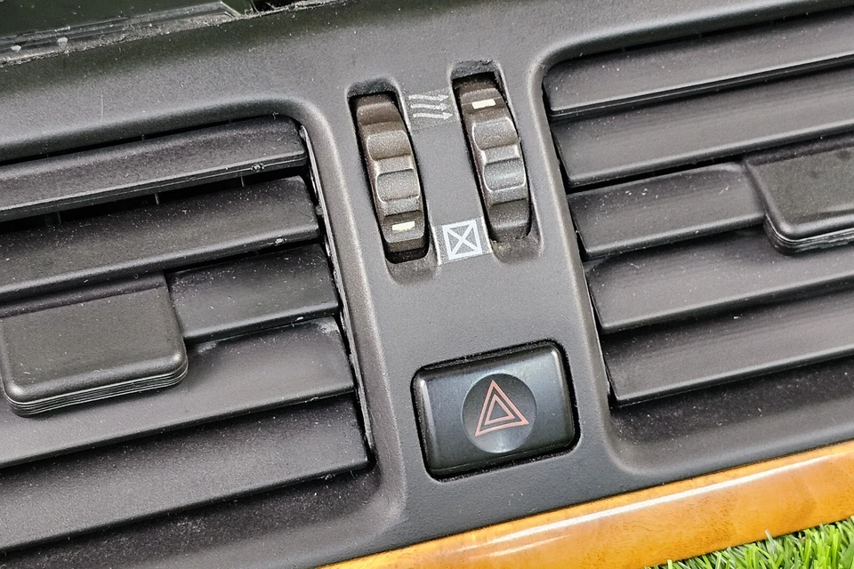 Оригинальная приборная панель Lexus LS400 1998-2000 годов выпуска с вентиляционными отверстиями переменного/теплового воздуха б/у: подходит для Toyota Celsior - Изображение 4 из 4