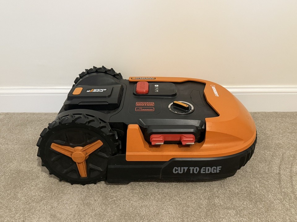 WORX L1000 1000m2 Landroid Robot Mower Cut to edge Silent Mow Multi