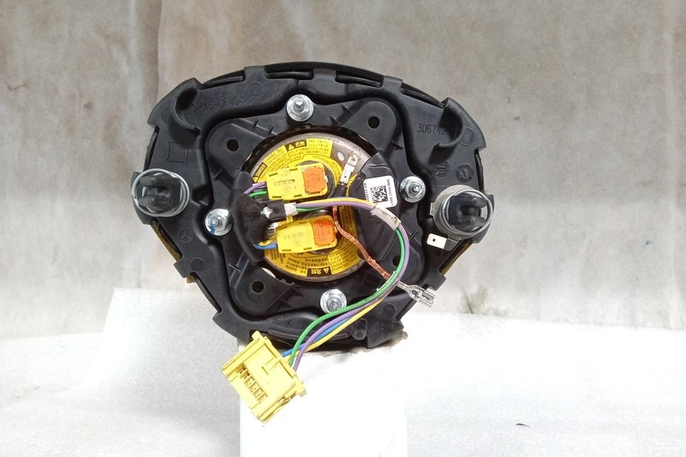 Mercedes Benz CLA250 2014 bolsa de aire rueda delantera del conductor 2188605302 OEM LKQ Foto 2 de 4