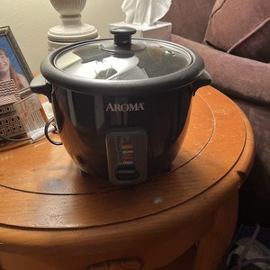 Aroma Rice Cooker, Used Once! 4 Cup