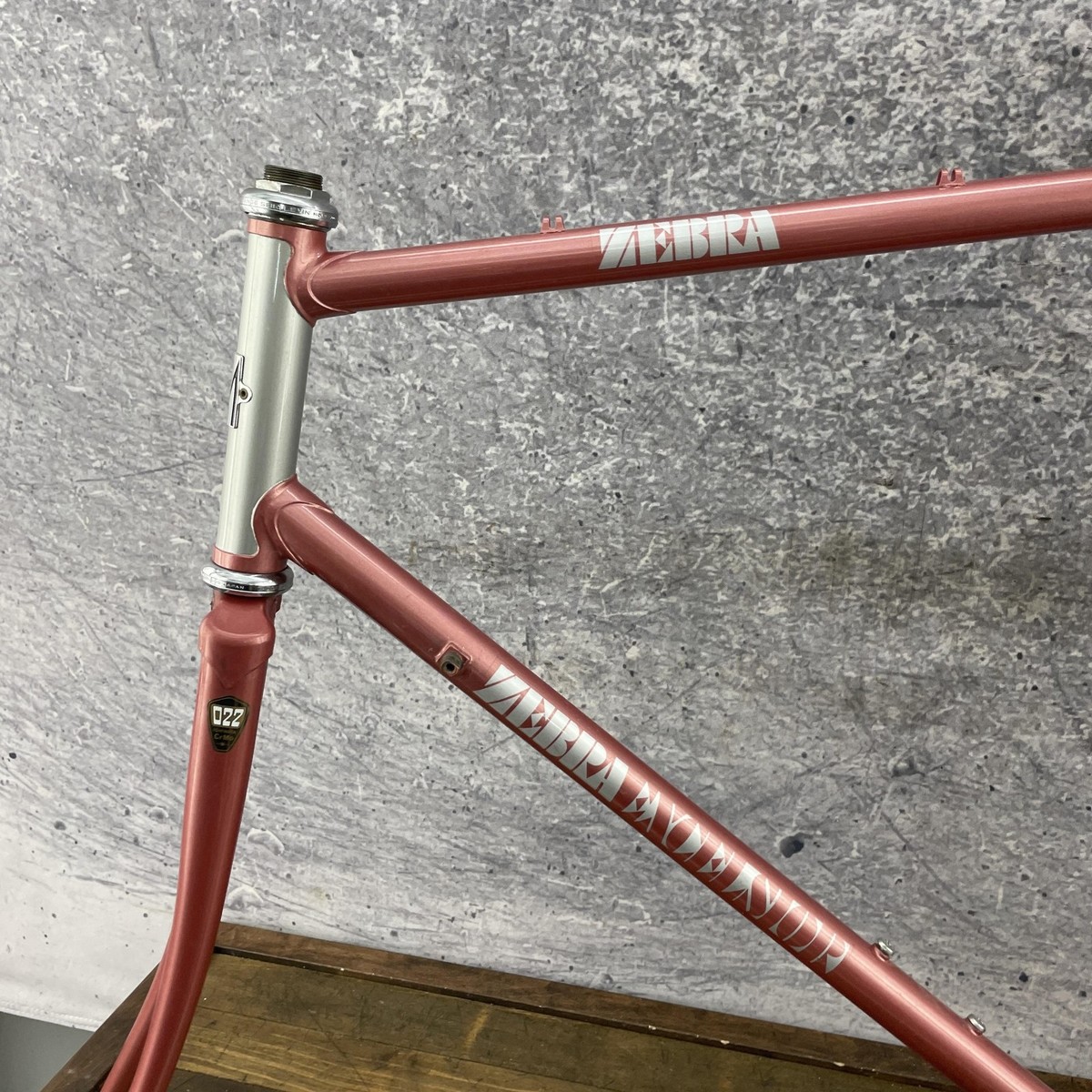 Vintage Zebra Excelsior Ishiwata 022 Road Bike Frame 56c 58
