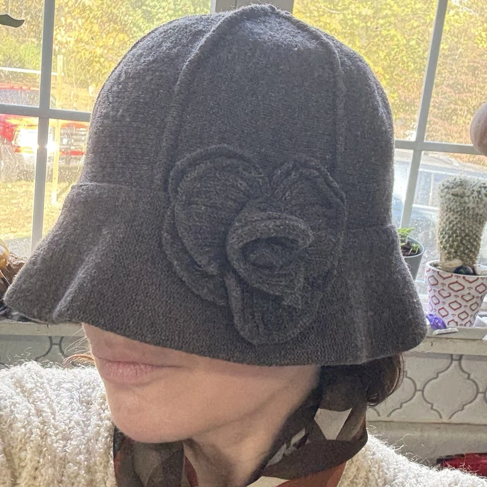 Sombrero Cloche de Lana Liz Claiborne Marrón Apliques de Flores Dark Academia Cottagecore Foto 4 de 4