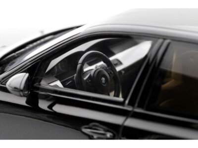 Otto Mobile 2004 BMW E61 M5 Wagon Black Saphire 1/18 Model Car