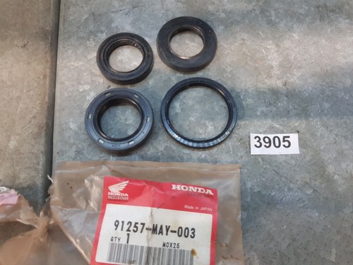 Honda CBR 600 F CBR600F (PC23) 87-90 #3905 Vorderradlagerdichtung