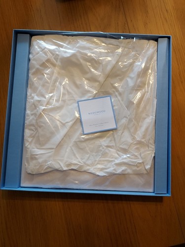 Wedgwood Silver plated and Cream Leather Grace Frame 8x 10 - Picture 4 of 5