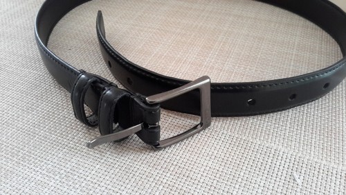 Kids Boys Black Faux Leather Belt size M 26-28 IZ404-04 Pre-owned - Picture 2 of 4