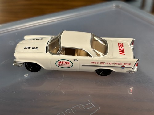 M2 Machines 1957 Chrysler 300C Stock Car - Picture 7 of 9