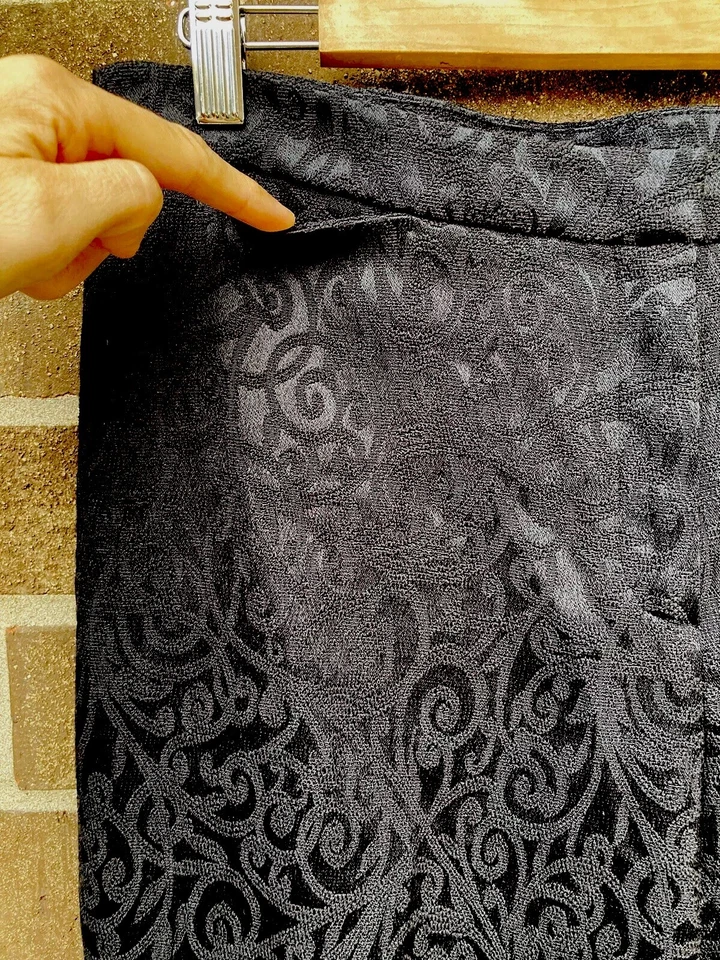 Calça feminina preta tamanho 10 - Imagem 4 de 4