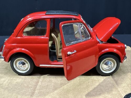 Burago Fiat 500 F Closed Roof 1965 Red Diecast Model Gold Collection 1:16 - Picture 16 of 18