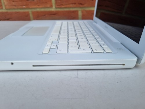 Apple MacBook A1181 EMC 2300. Apple MacBook A1181 "Core 2 Duo" 2.0 with 13-Inch - 第 21/24 張圖片