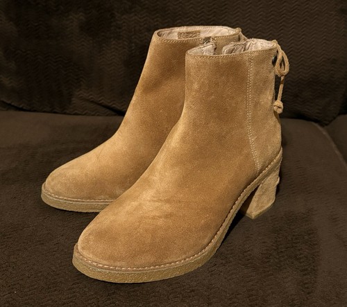 UGG Corinne Booties Tan Suede Stacked Heel Zip Ankle Boots Size 8 Women’s NEW - Picture 2 of 7