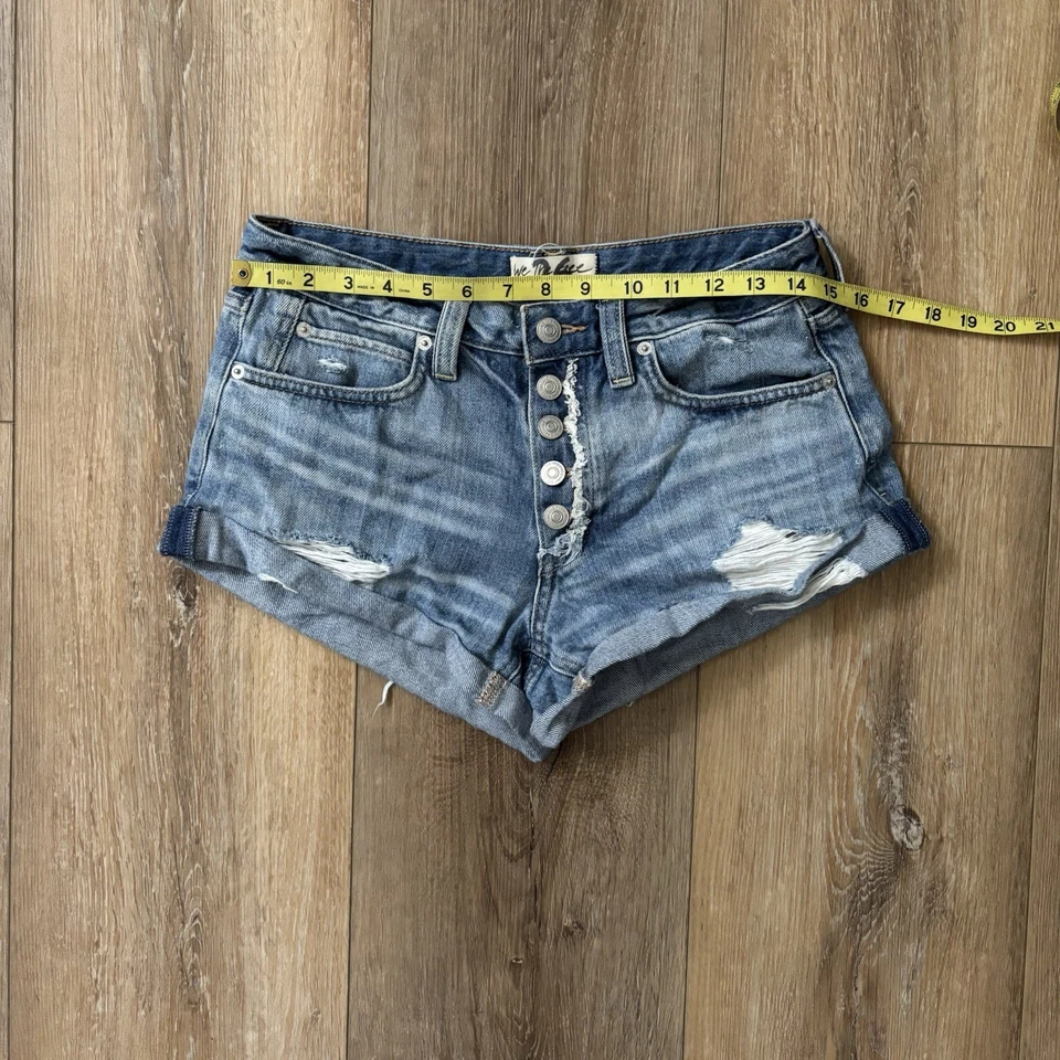 WE THE FREE | FREE PEOPLE Size 26 Button Fly Rolled Cuff Blue Denim Shorts Beach - Image 3 of 4