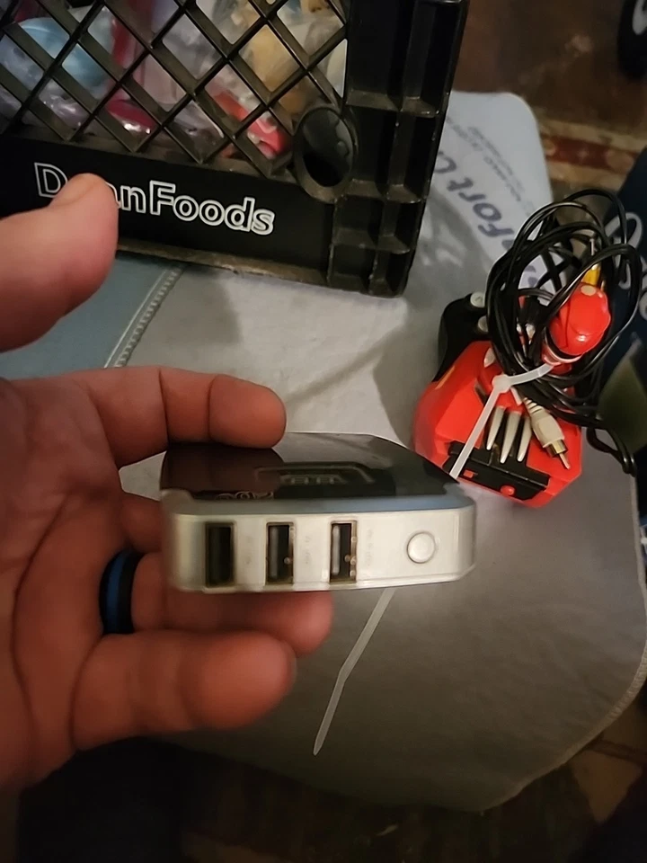 Banco de alimentación de 3 puertos RAVPower PD Pioneer 20000 mAh - negro Foto 2 de 3